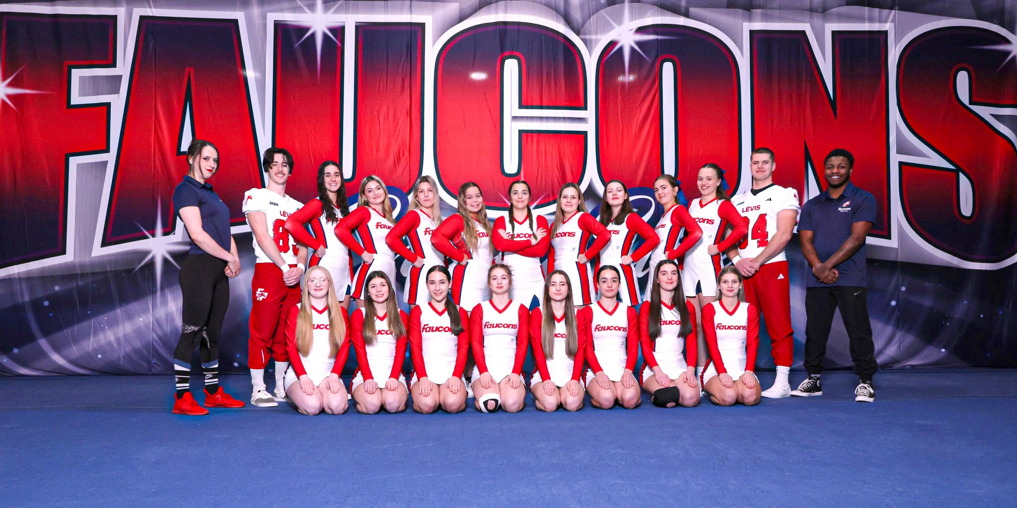 photo d'équipe de cheerleading Faucons 2024-2025