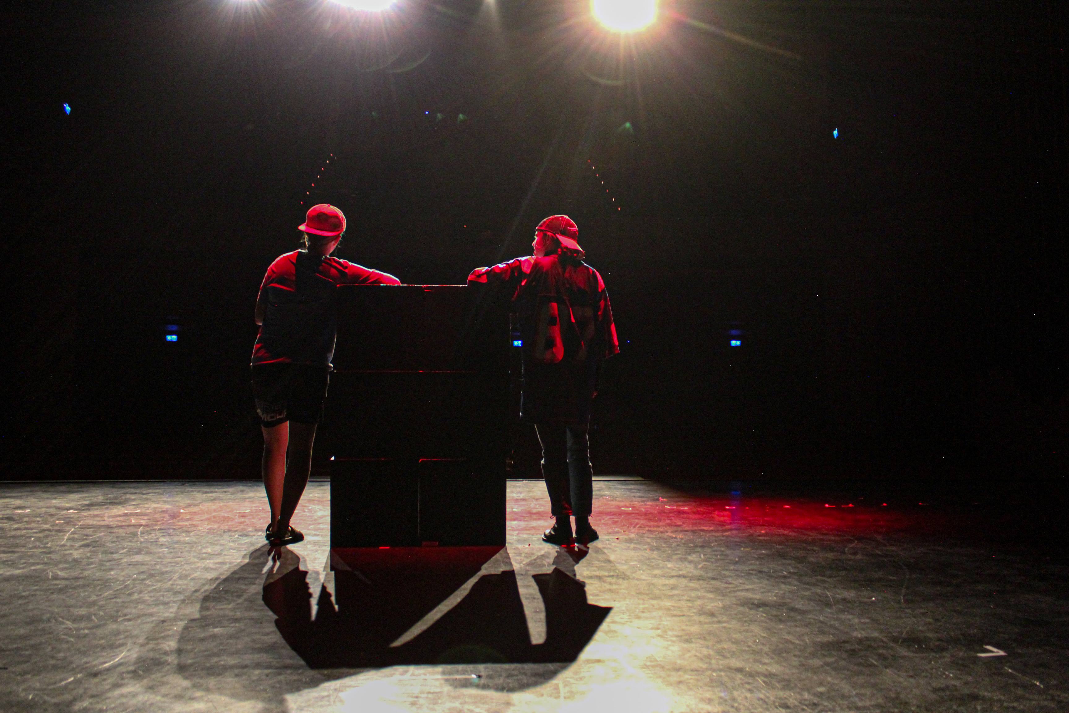 étudiants-sur-scène-théâtre